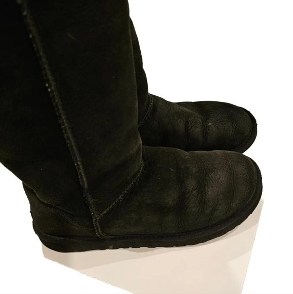 Ugg Tall classic boot - Picture 3 of 3